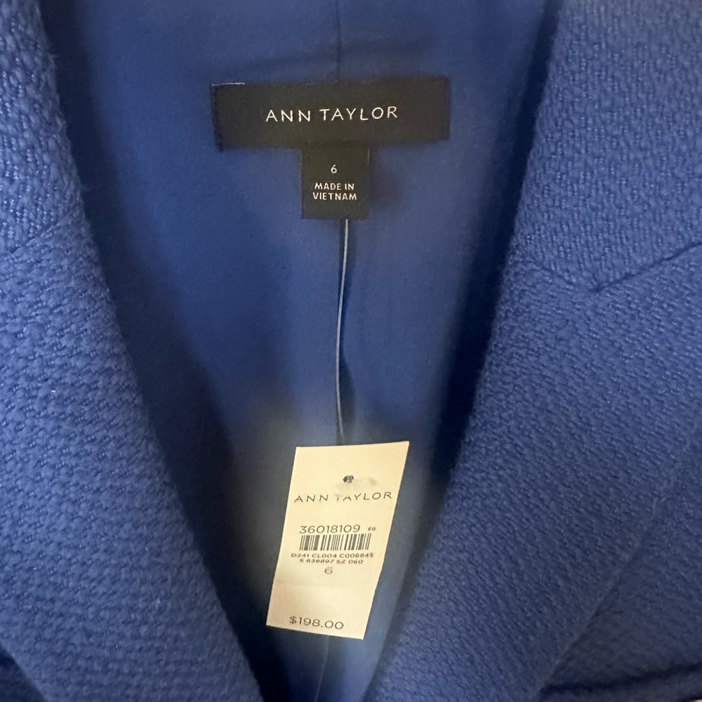 Ann Taylor Women's Blazer - Size 6 - New with Tags - Picture 3 of 4
